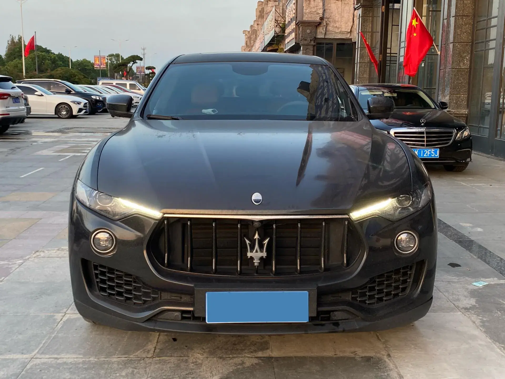 2018 MASERATI LEVANTE thumbnail 2