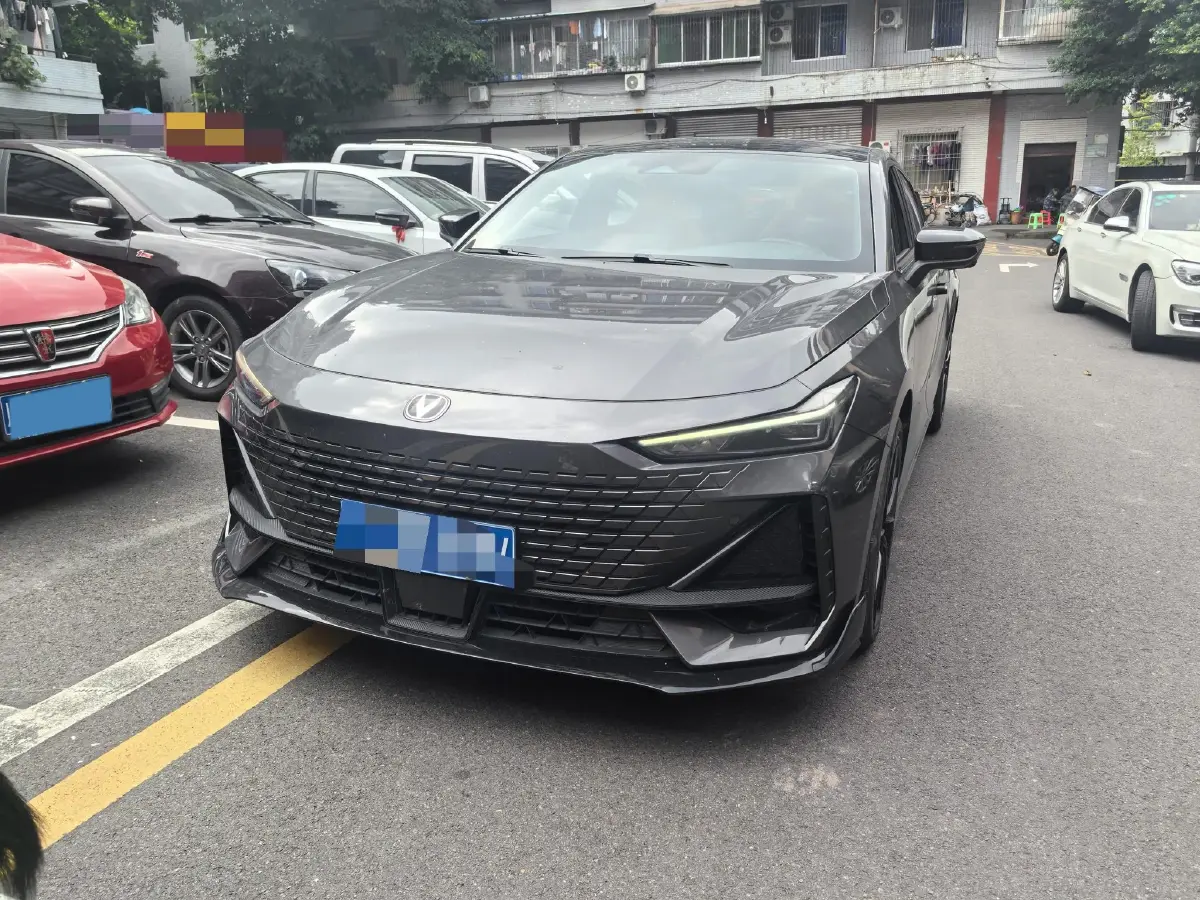 2023 ChangAn UNI-V 1.5T 188HP L4 7DCT