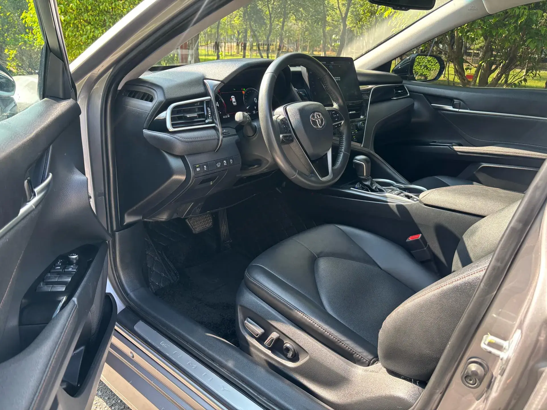 2021 TOYOTA CAMRY thumbnail 4