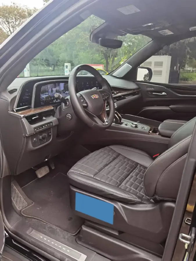 2013 Cadillac ESCALADE 6.2L 409HP V8 6AT,autocango,china used car exporter,china ev exporter,chinese used car exporter,chinese used ev exporter