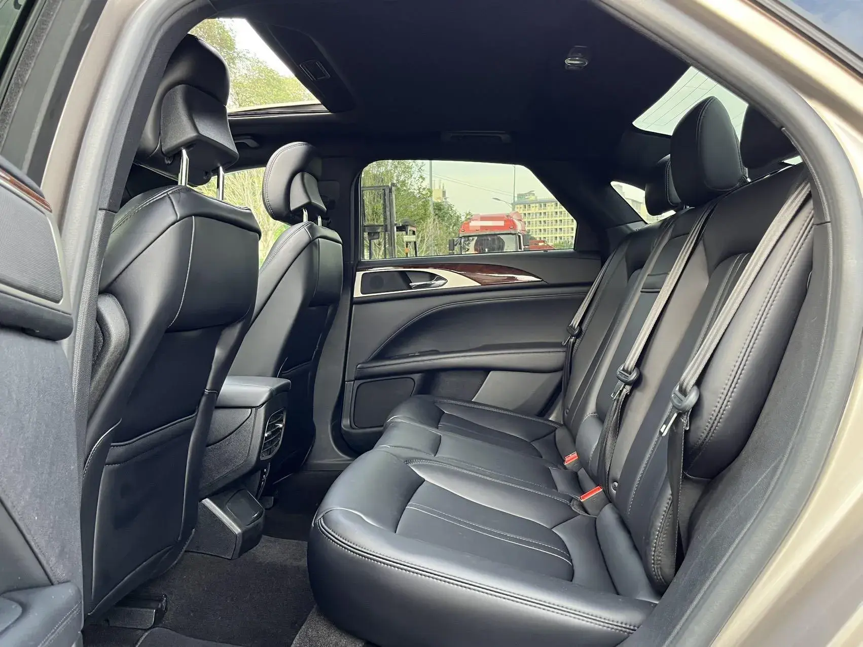 2019 LINCOLN MKZ thumbnail 4