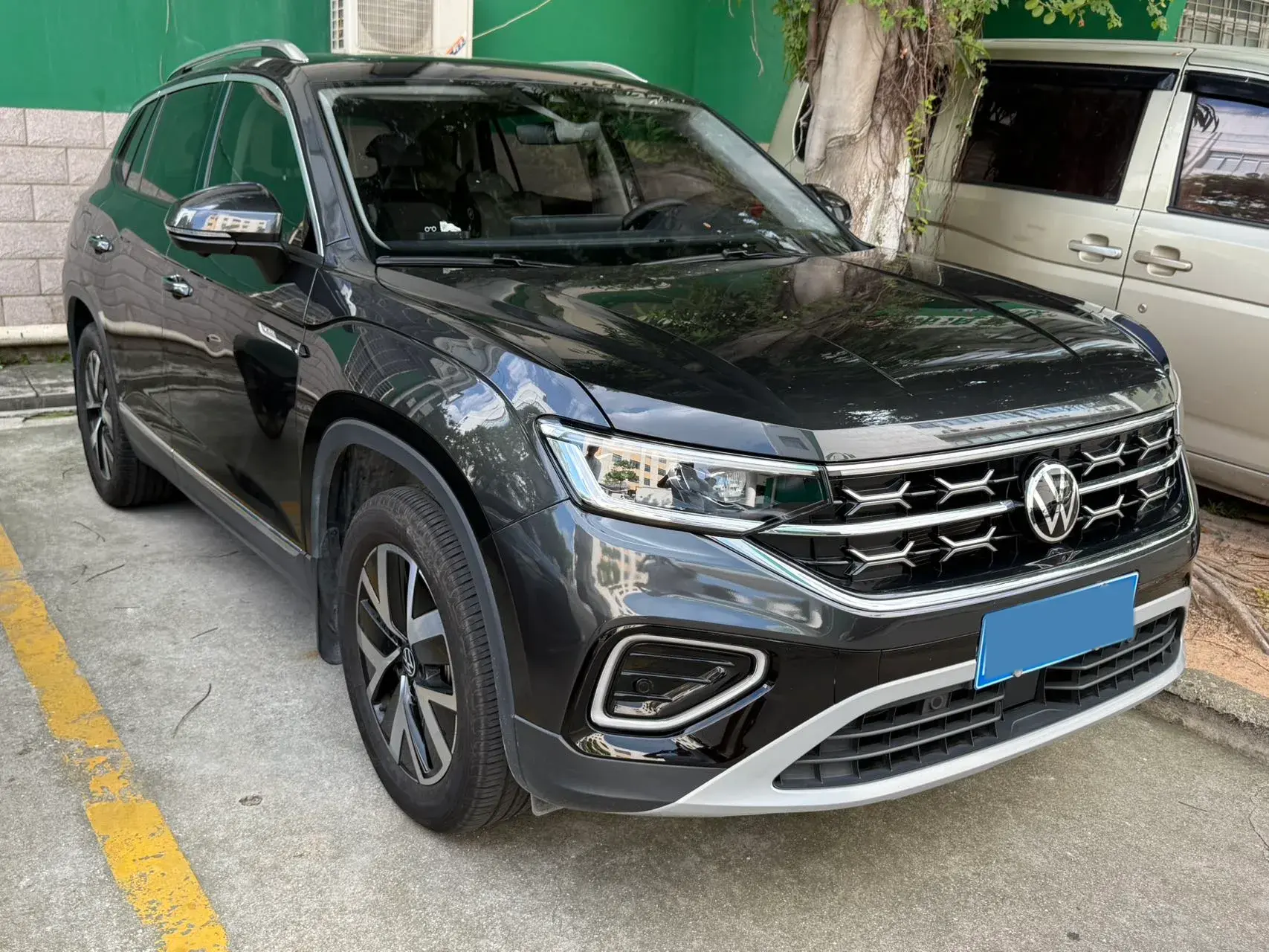 2024 VOLKSWAGEN TAYRON thumbnail 3