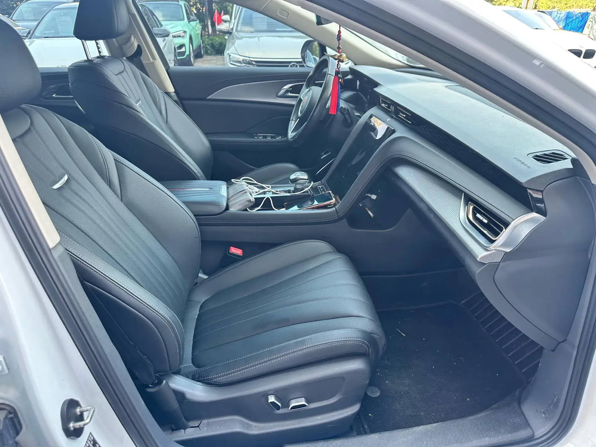 2023 HONGQI H5 thumbnail 3