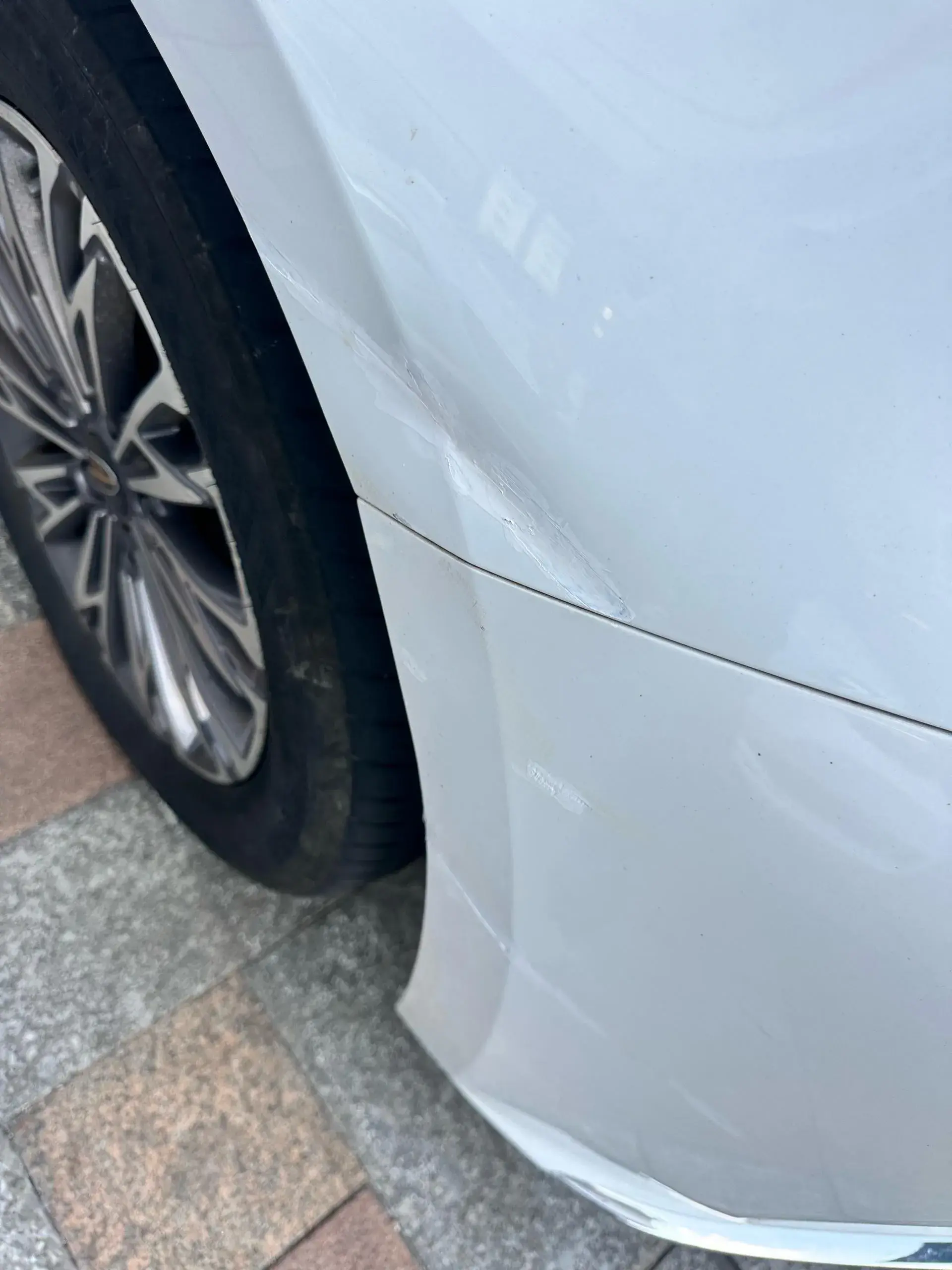 2023 HONGQI H5 thumbnail 2