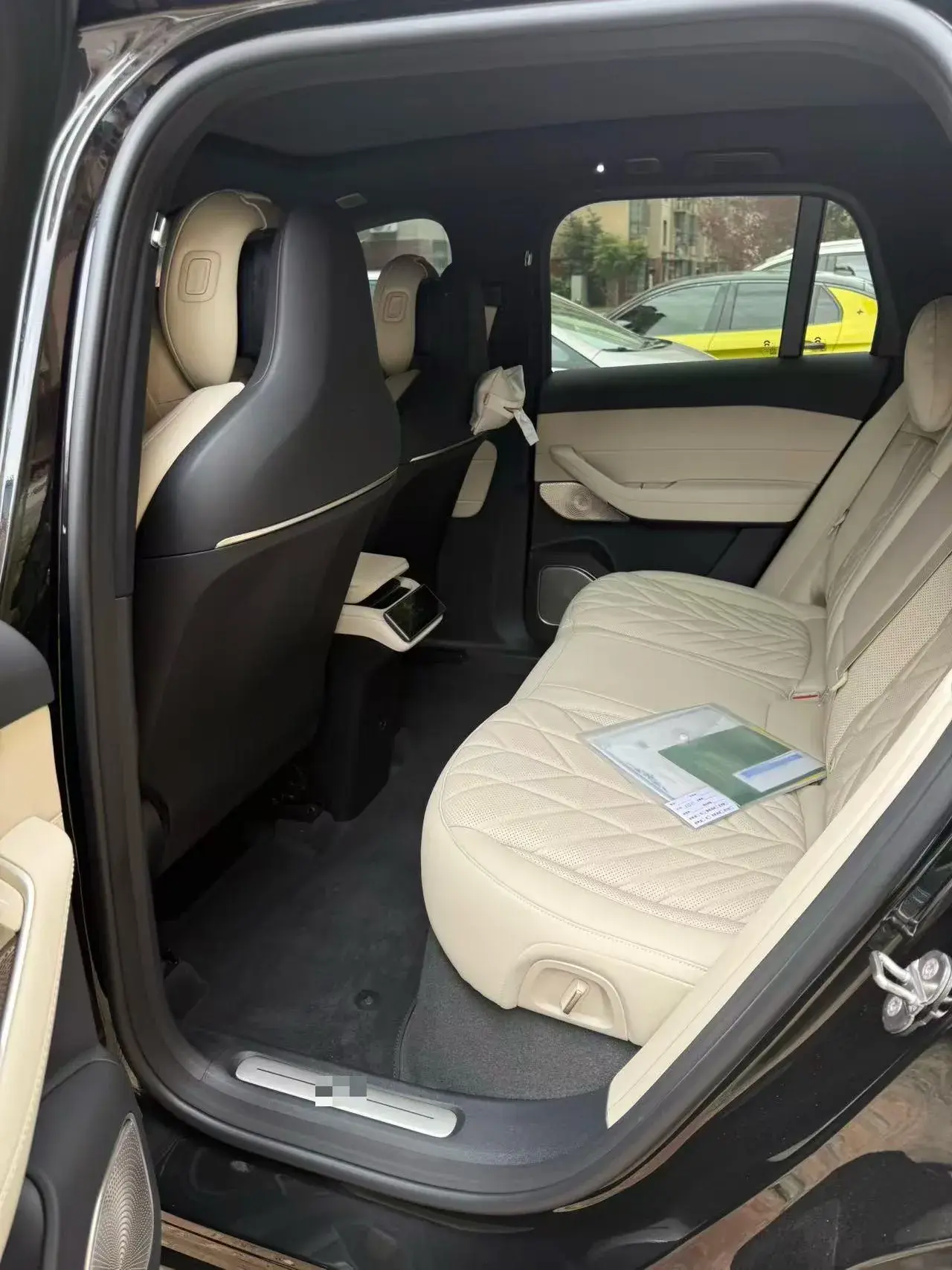 2025 NIO ES6 thumbnail 4