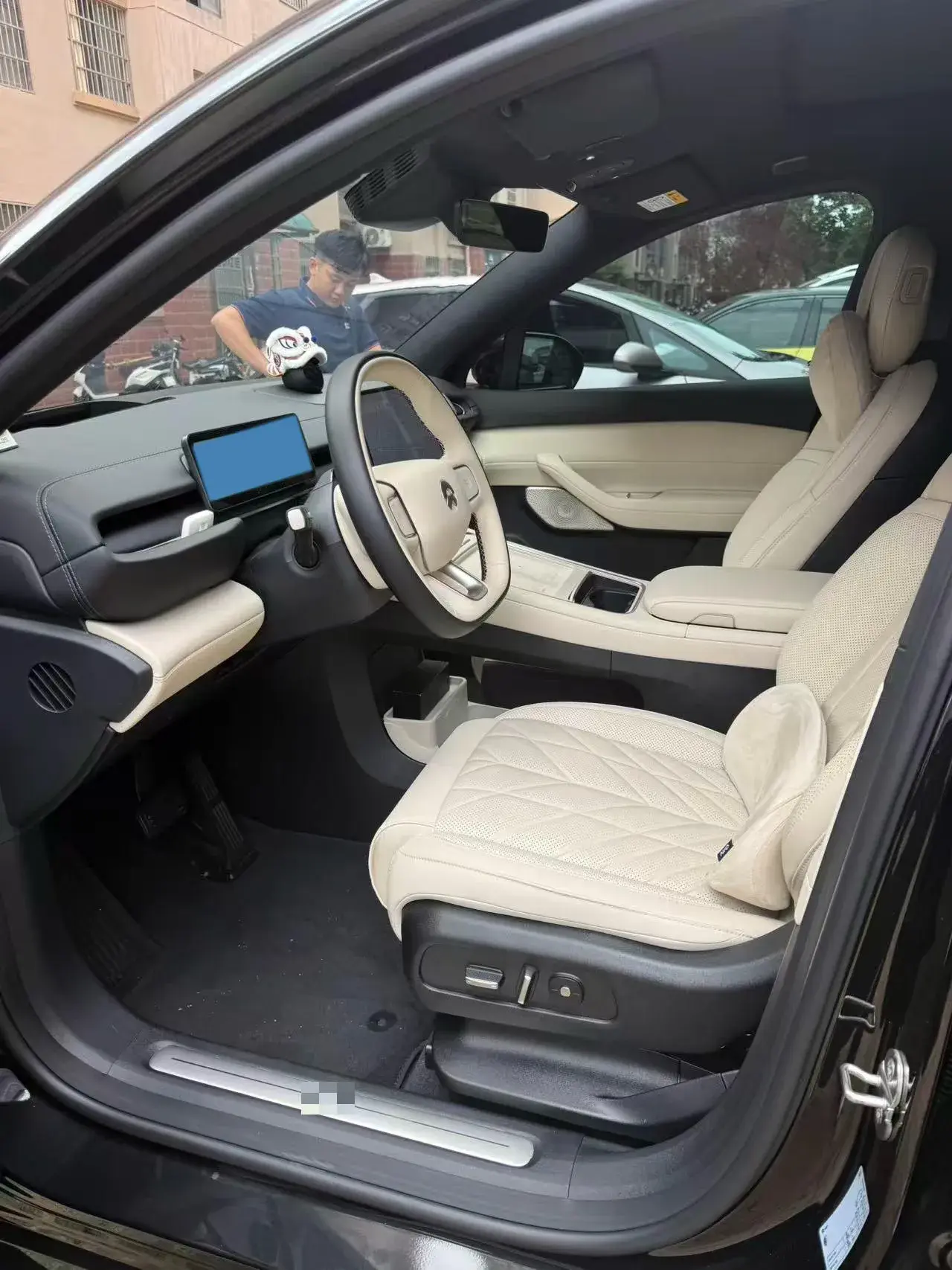 2025 NIO ES6 thumbnail 3