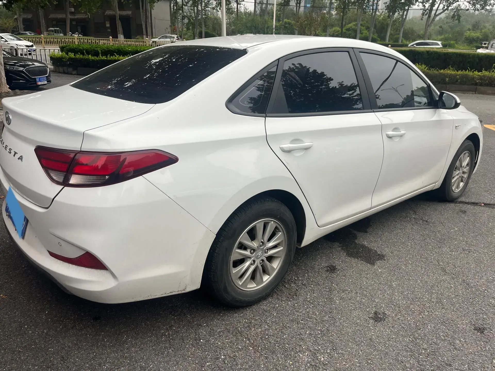 2017 HYUNDAI CELESTA thumbnail 3