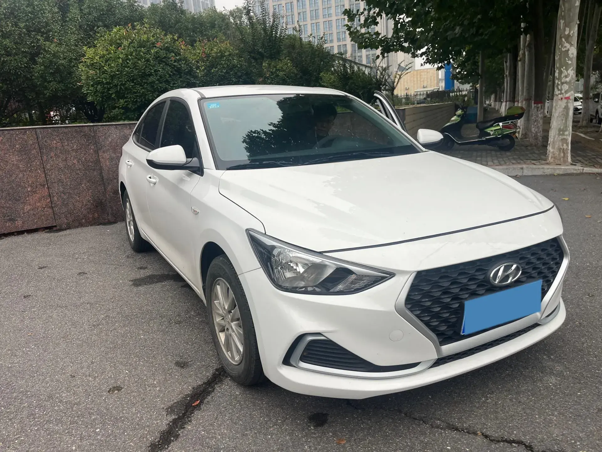 2017 HYUNDAI CELESTA thumbnail 2