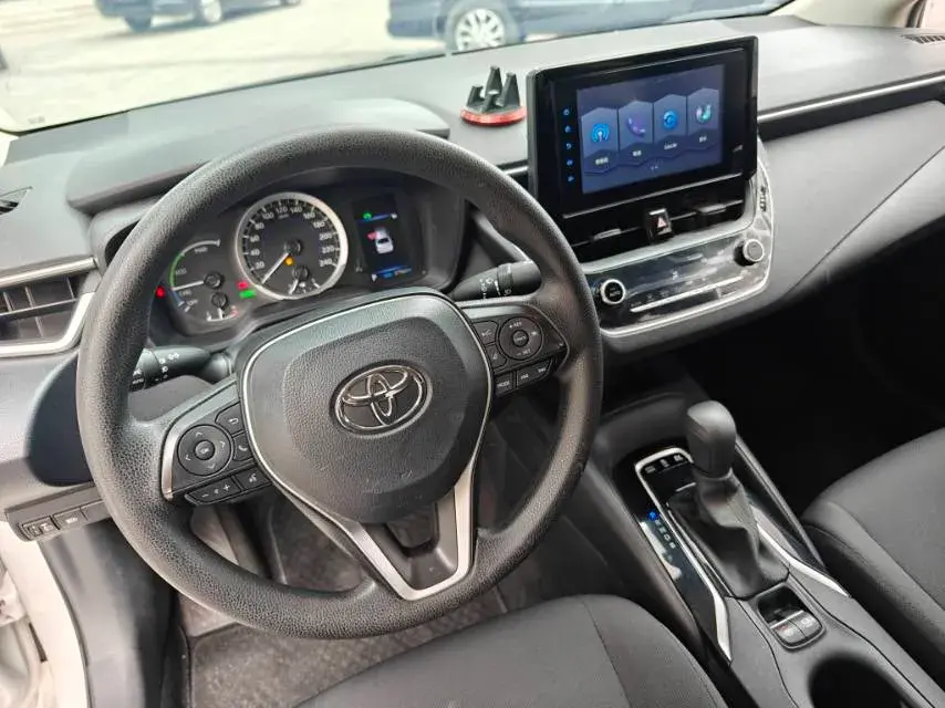 2019 TOYOTA COROLLA thumbnail 4