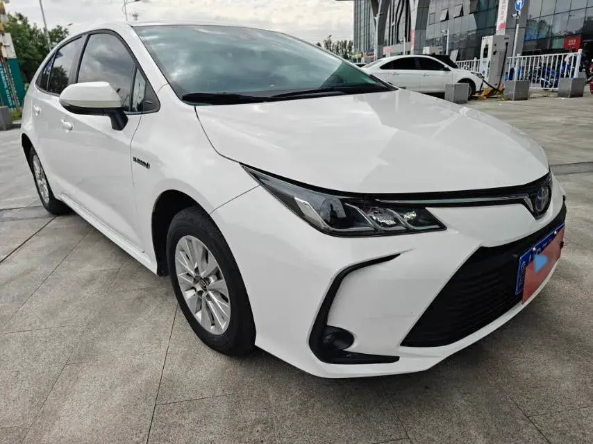 2019 TOYOTA COROLLA thumbnail 2