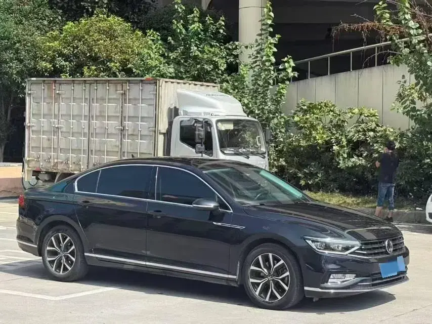 2020 VOLKSWAGEN MAGOTAN thumbnail 3