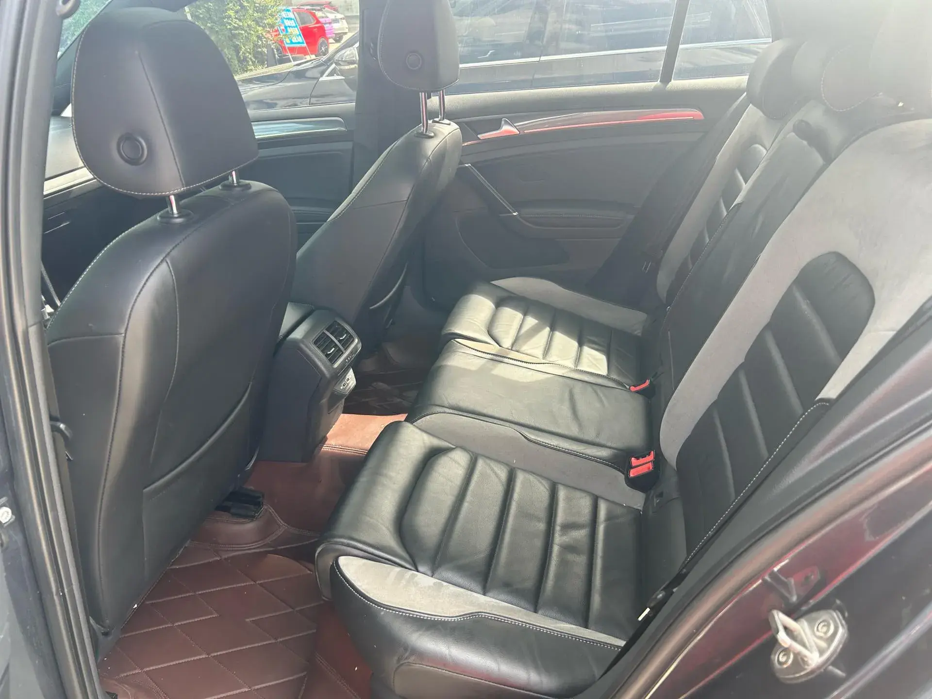 2019 VOLKSWAGEN GOLF thumbnail 4