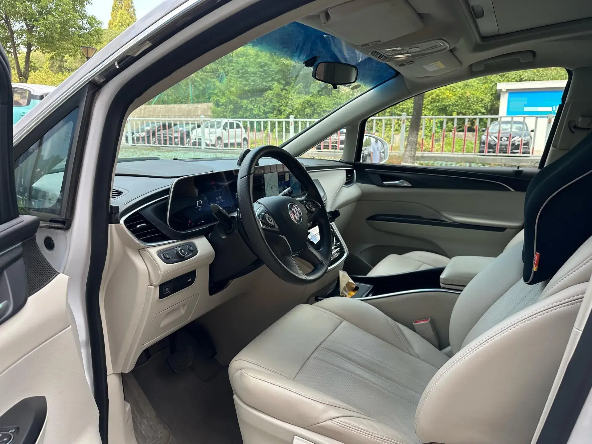 2023 BUICK GL8 thumbnail 4