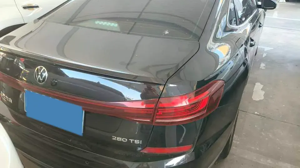 2022 VOLKSWAGEN PASSAT thumbnail 3