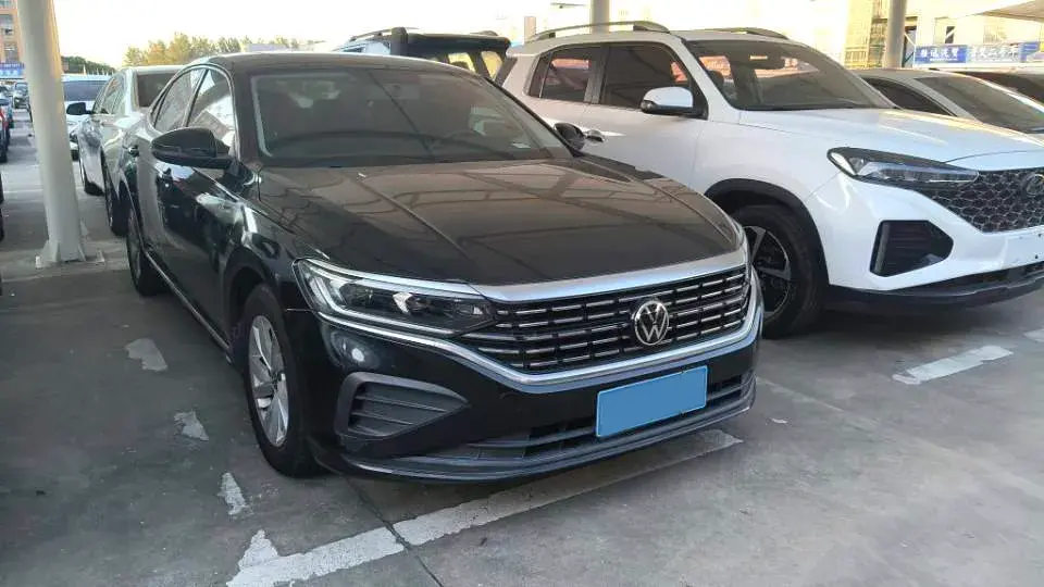 2022 VOLKSWAGEN PASSAT thumbnail 2