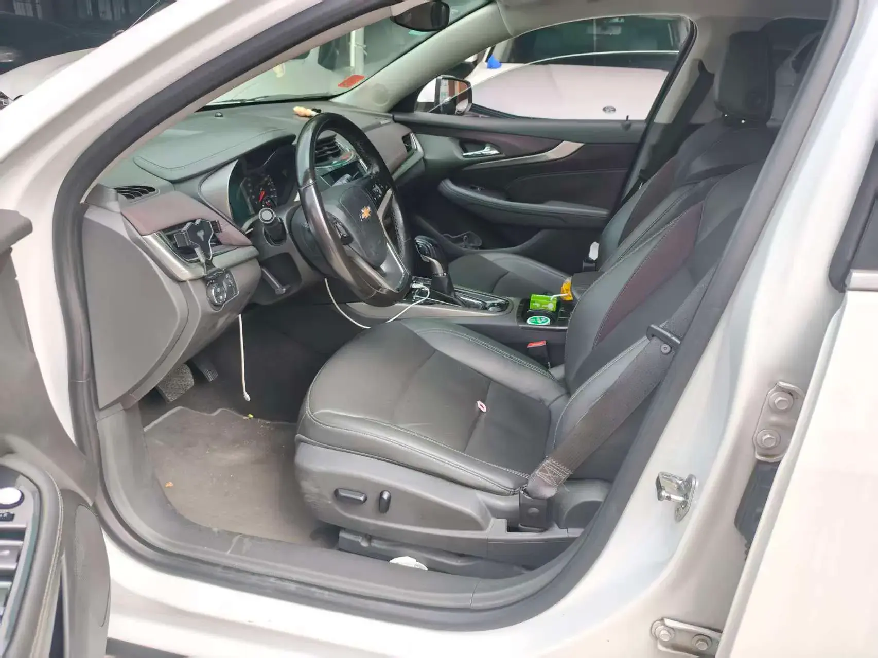 2018 CHEVROLET MALIBU thumbnail 4