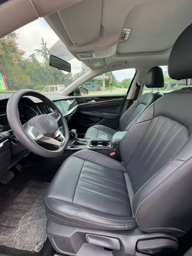 2022 VOLKSWAGEN PASSAT thumbnail 4