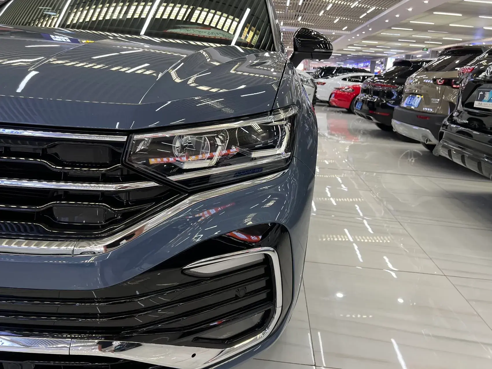 2020 VOLKSWAGEN TAYRON thumbnail 4