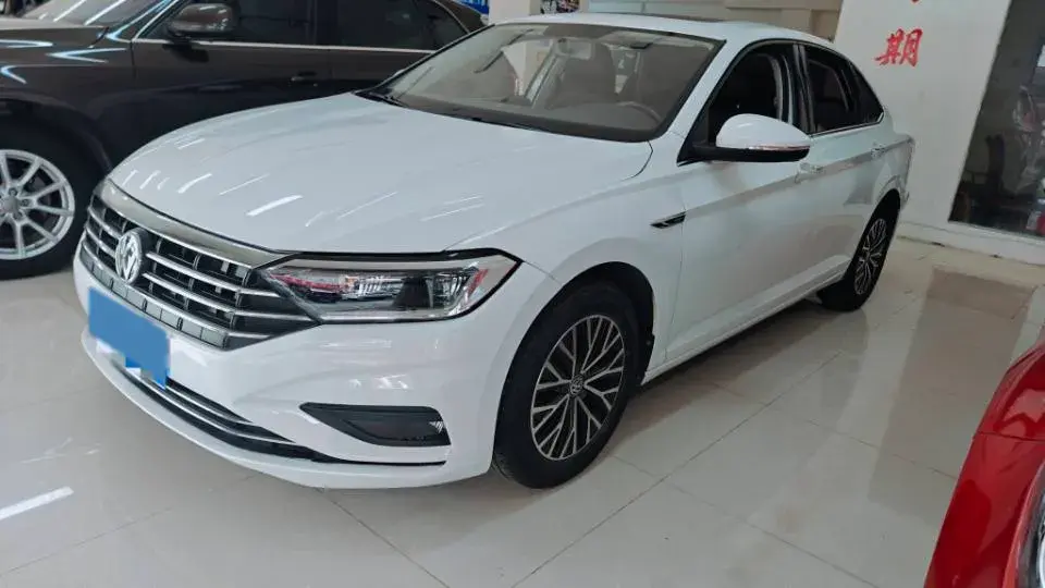 2019 VOLKSWAGEN SAGITAR view 1