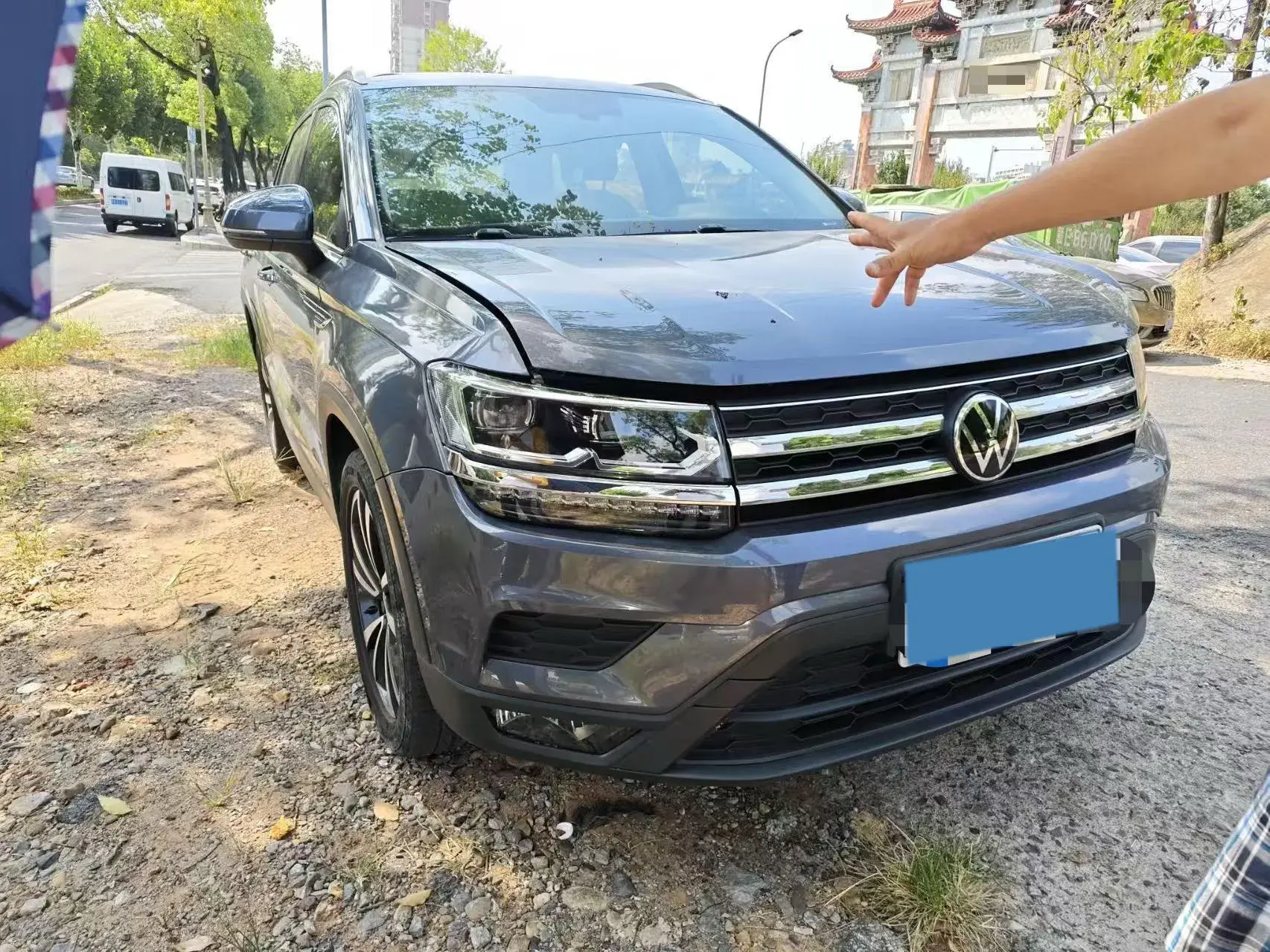 2021 VOLKSWAGEN THARU thumbnail 2