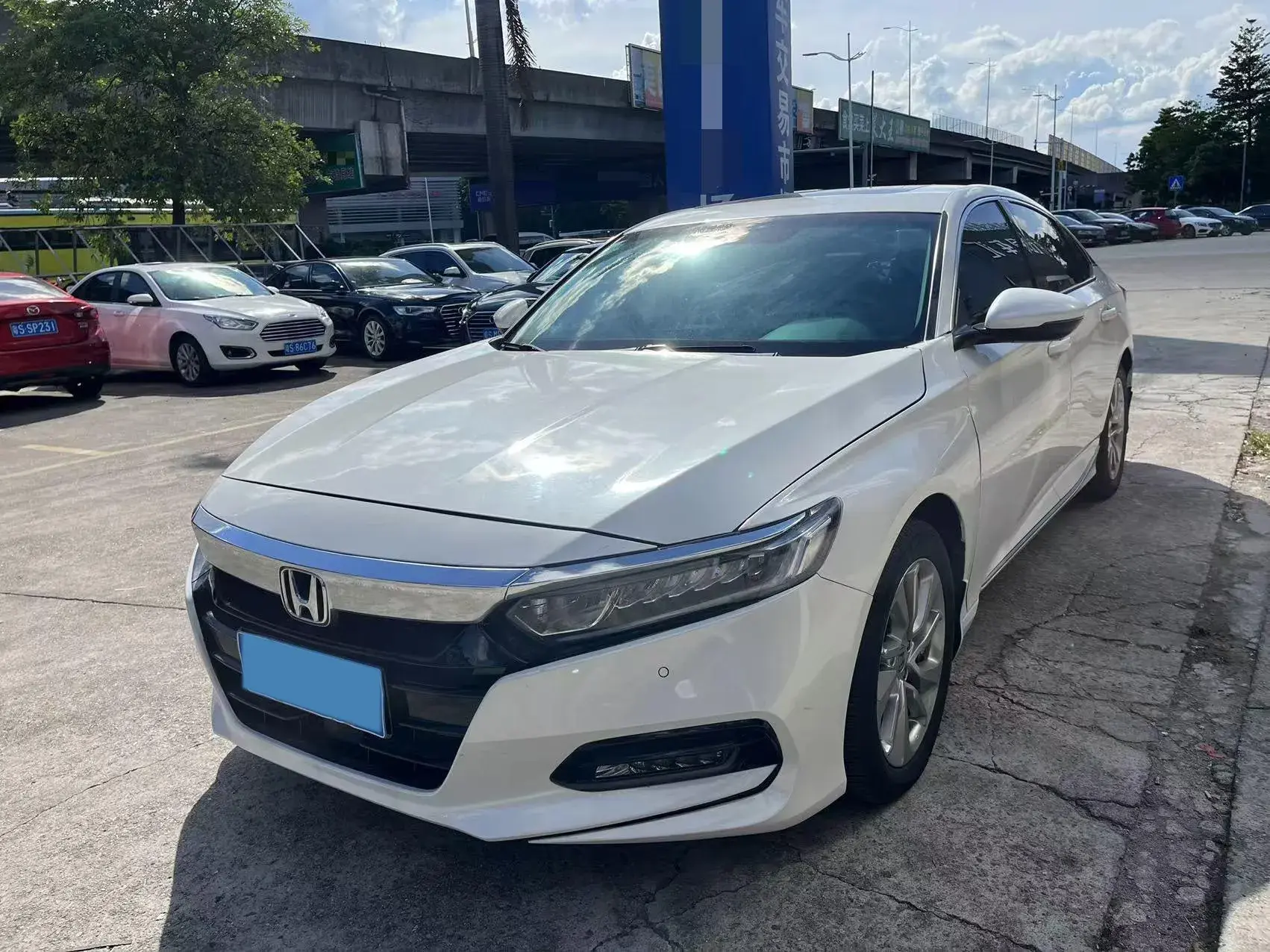2021 HONDA ACCORD view 1