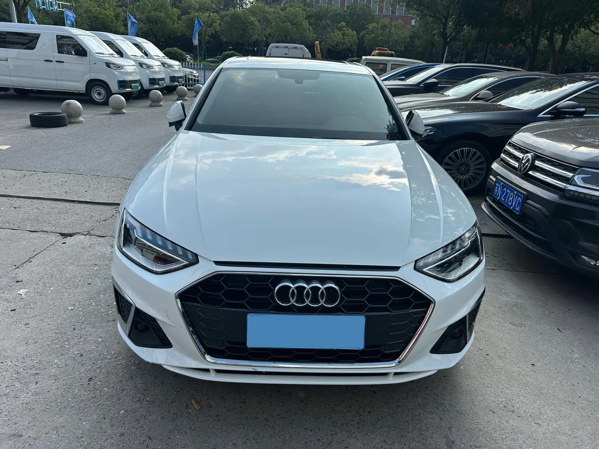 2022 AUDI A4L thumbnail 2