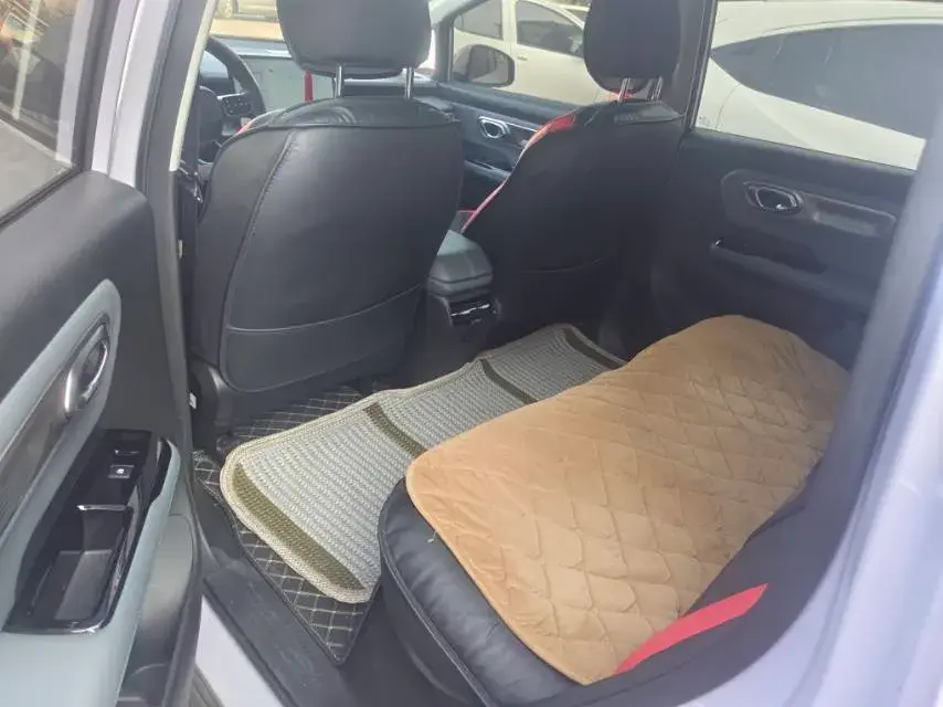 2023 AION Y thumbnail 3