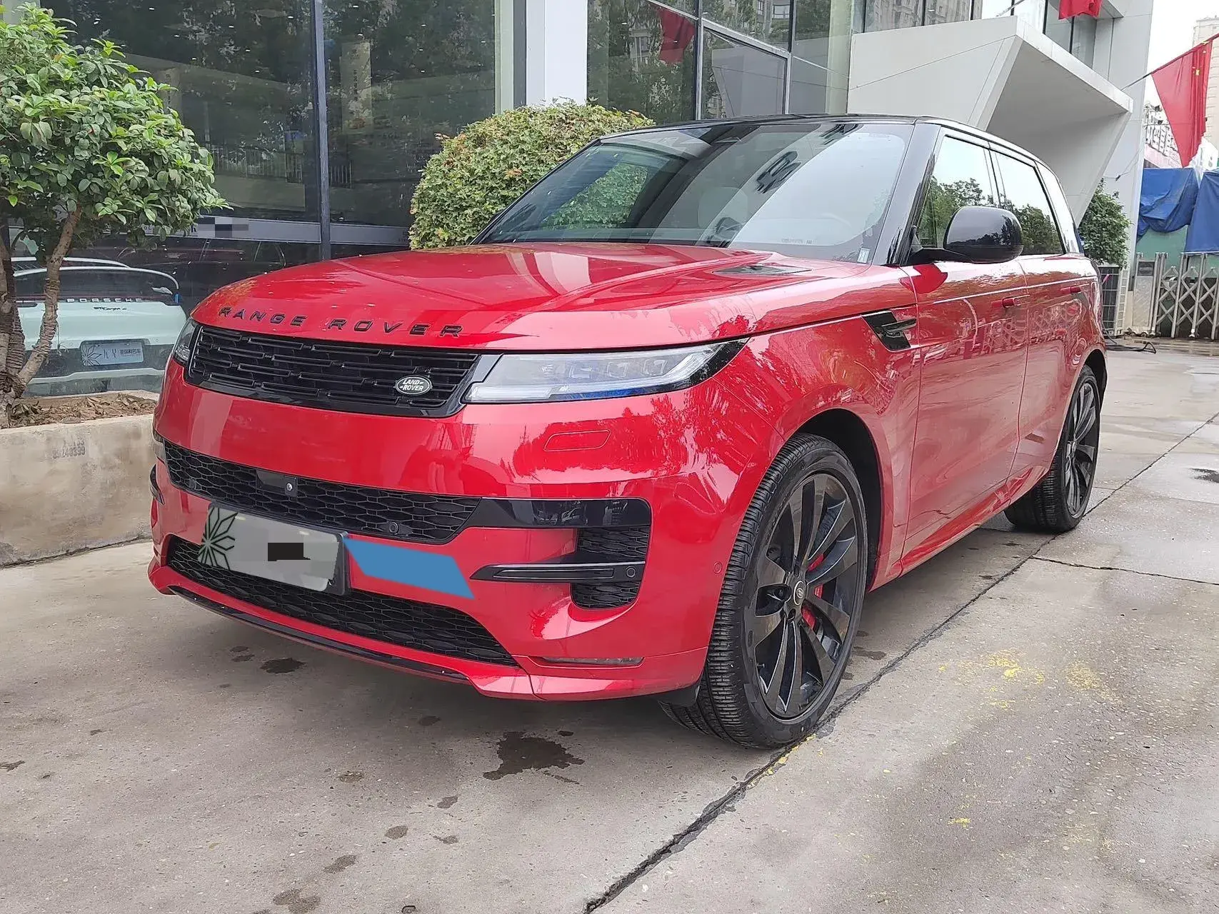 2023 LAND ROVER view 1