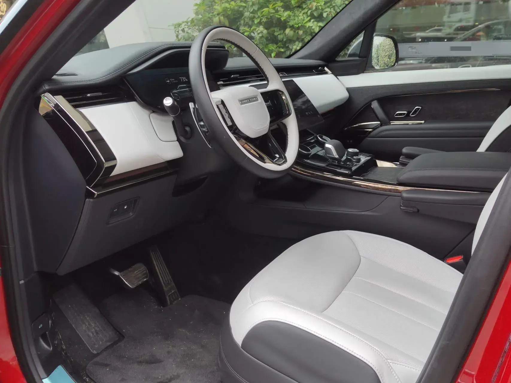 2023 LAND ROVER thumbnail 4