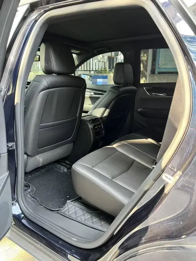 2021 CADILLAC XT5 thumbnail 4