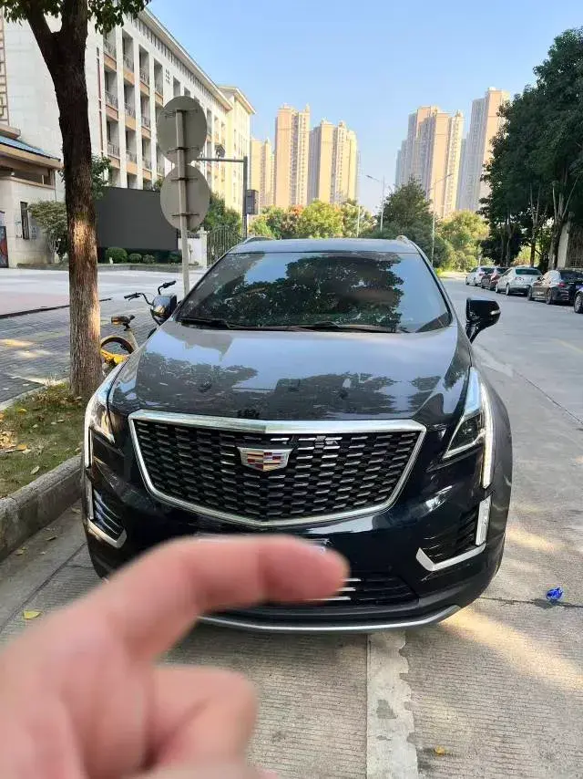 2021 CADILLAC XT5 thumbnail 2