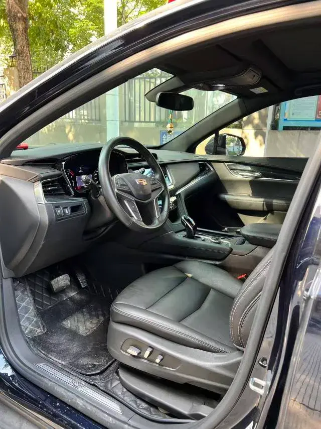 2021 CADILLAC XT5 thumbnail 3