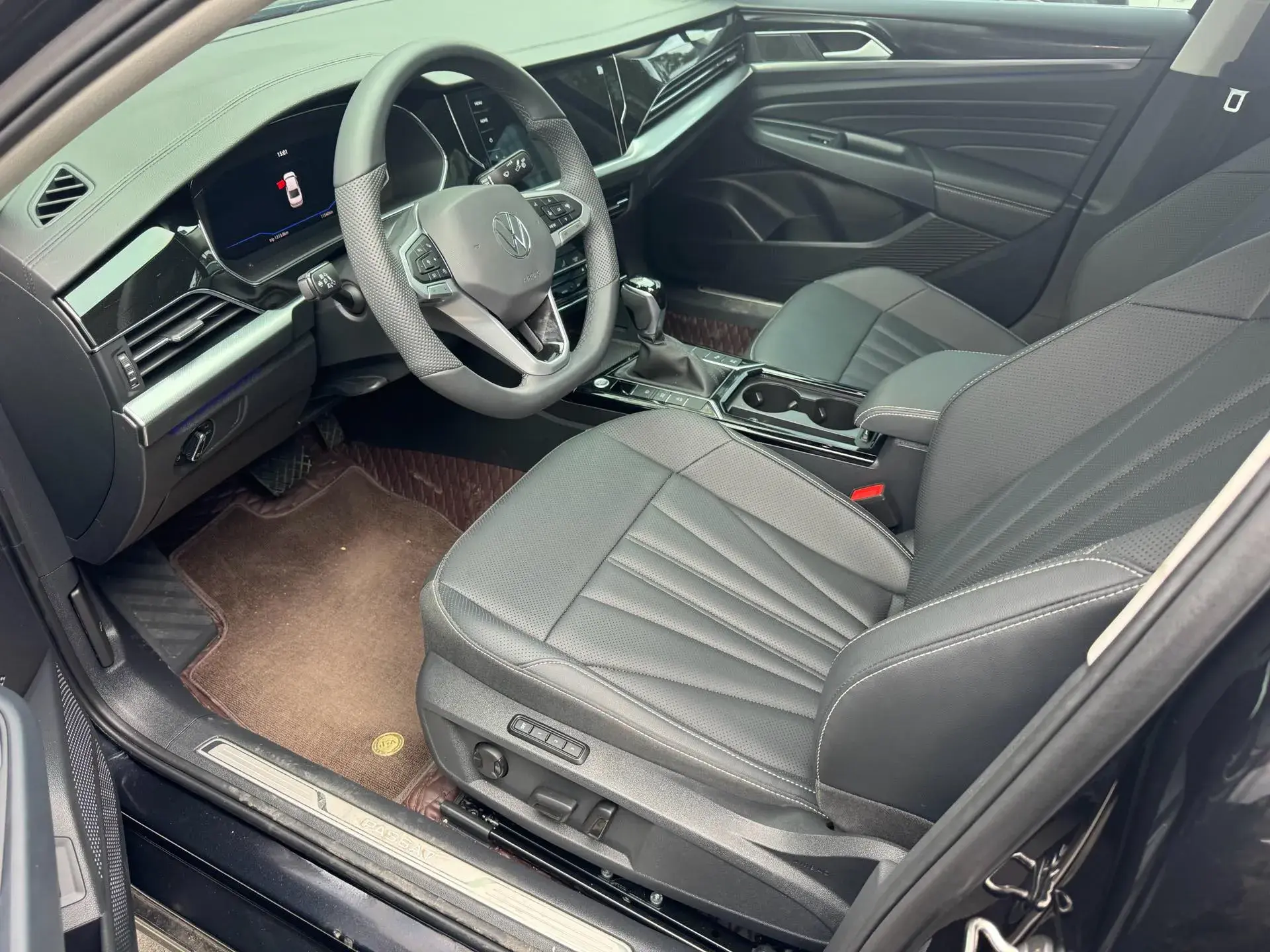 2025 VOLKSWAGEN PASSAT thumbnail 3