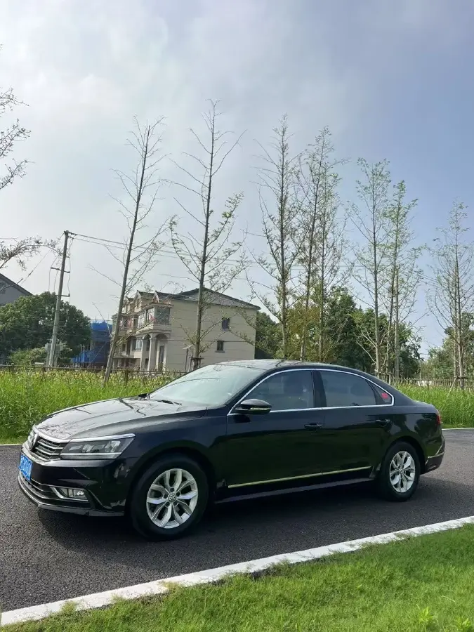 2015 Volkswagen Passat 1.8T 160HP L4 6AT