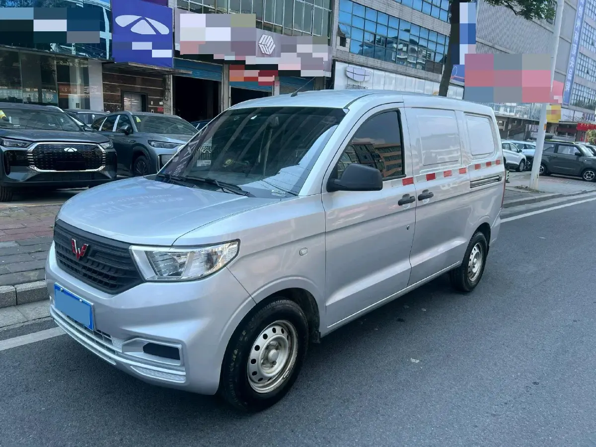 2021 WuLing HongGuang V 1.5L 99HP L4 6MT