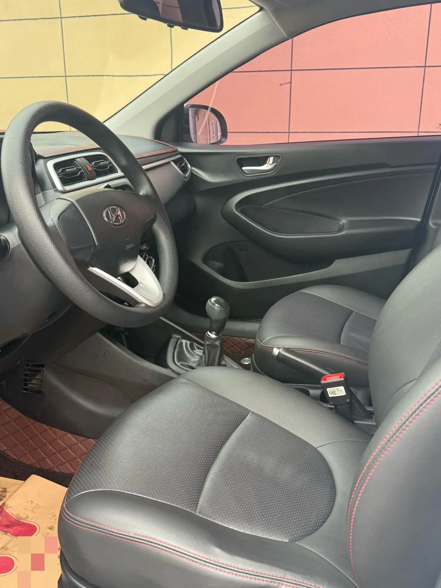 2017 HYUNDAI REINA thumbnail 3