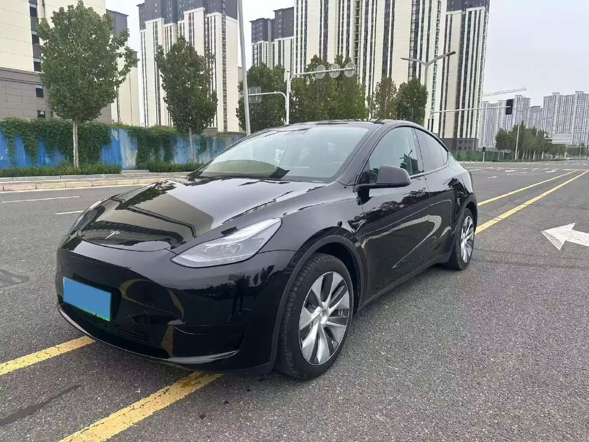 2022 Tesla Model Y BEV 60KWH