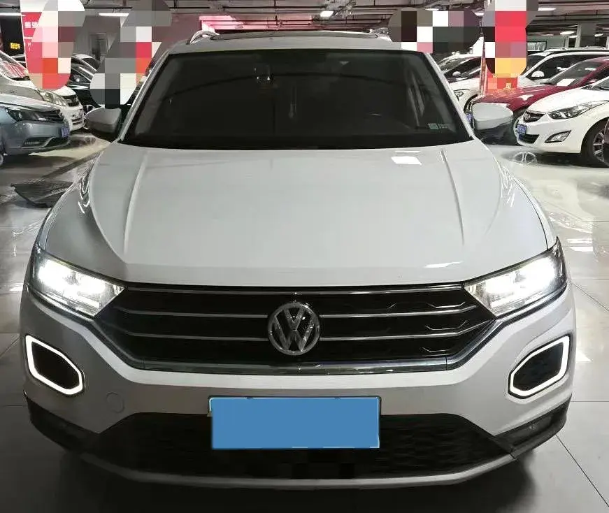 2019 VOLKSWAGEN T-ROC thumbnail 2