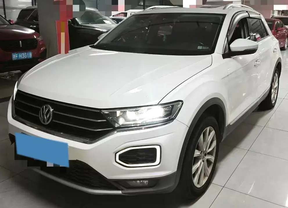 2019 VOLKSWAGEN T-ROC view 1