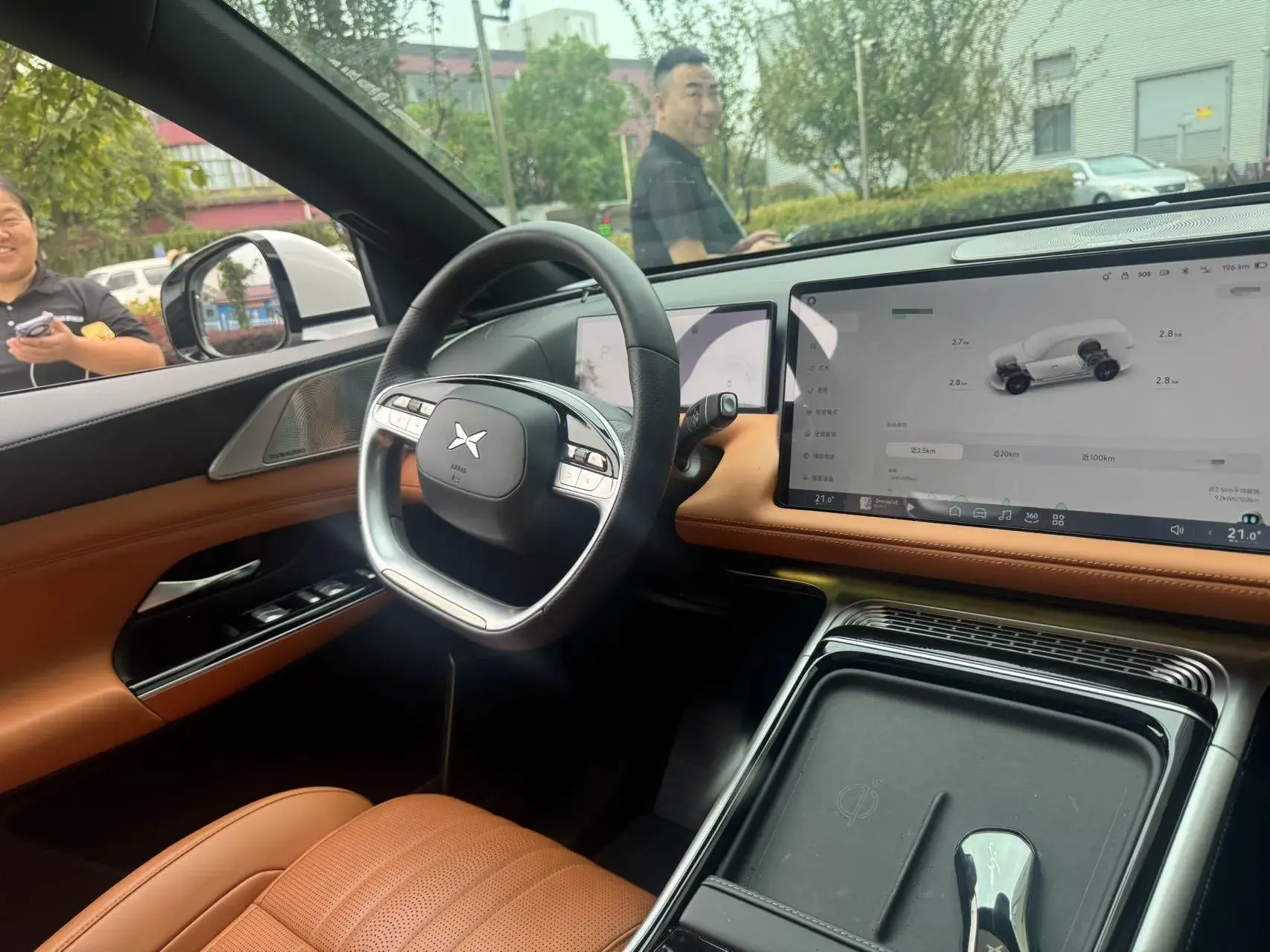 2022 XPENG G9 thumbnail 4