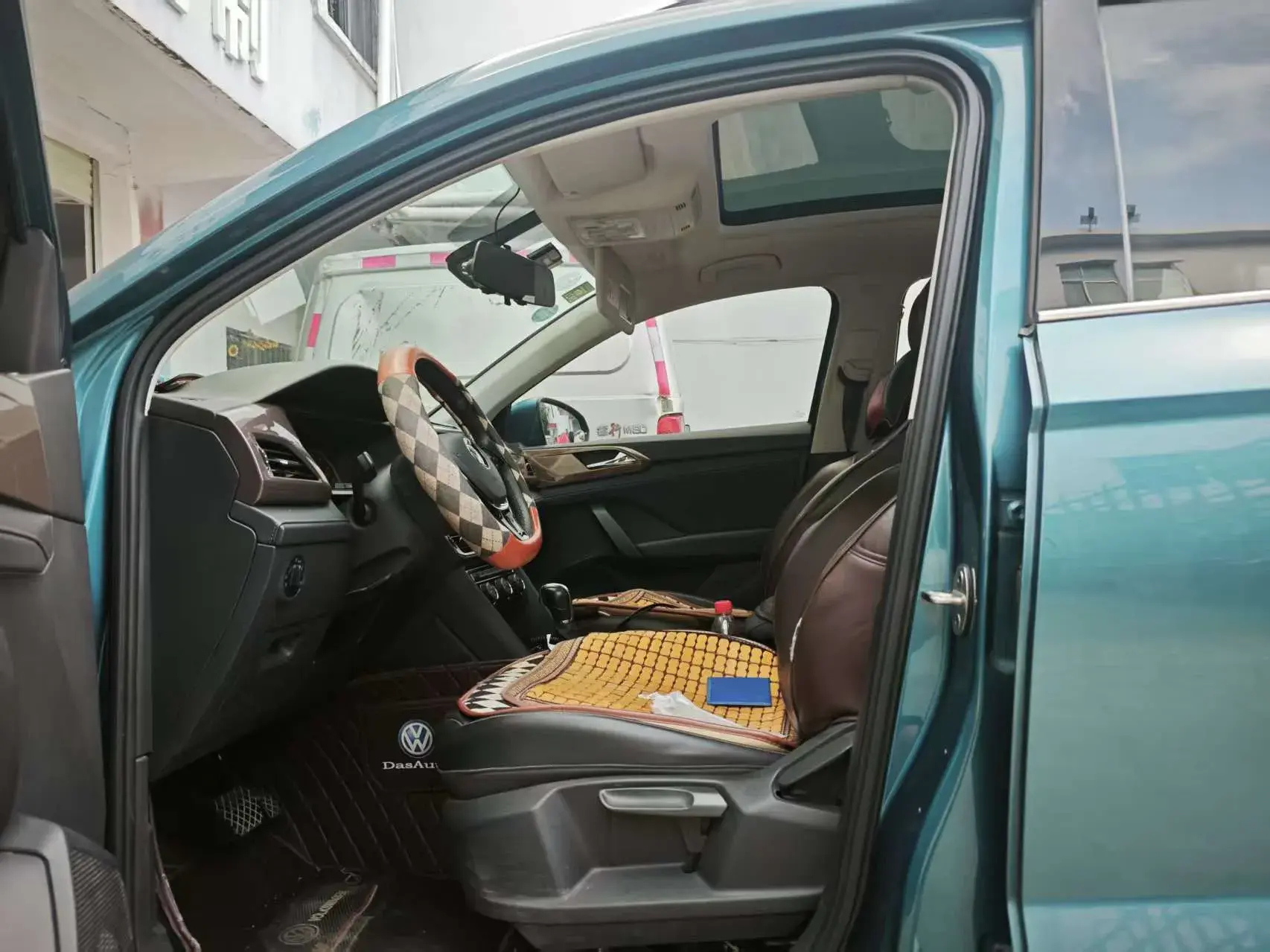 2019 VOLKSWAGEN THARU thumbnail 2