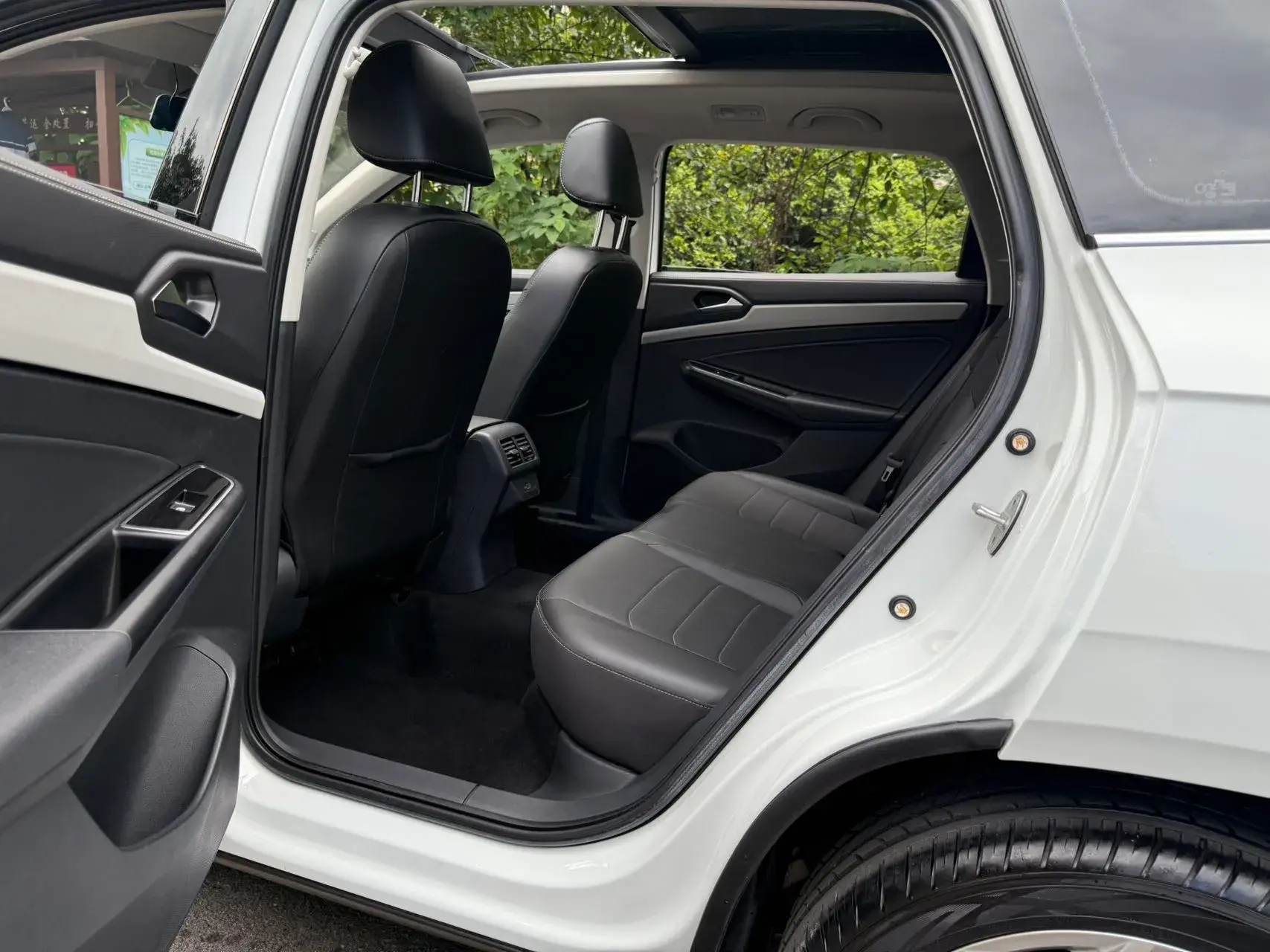 2022 JETTA VS7 thumbnail 4