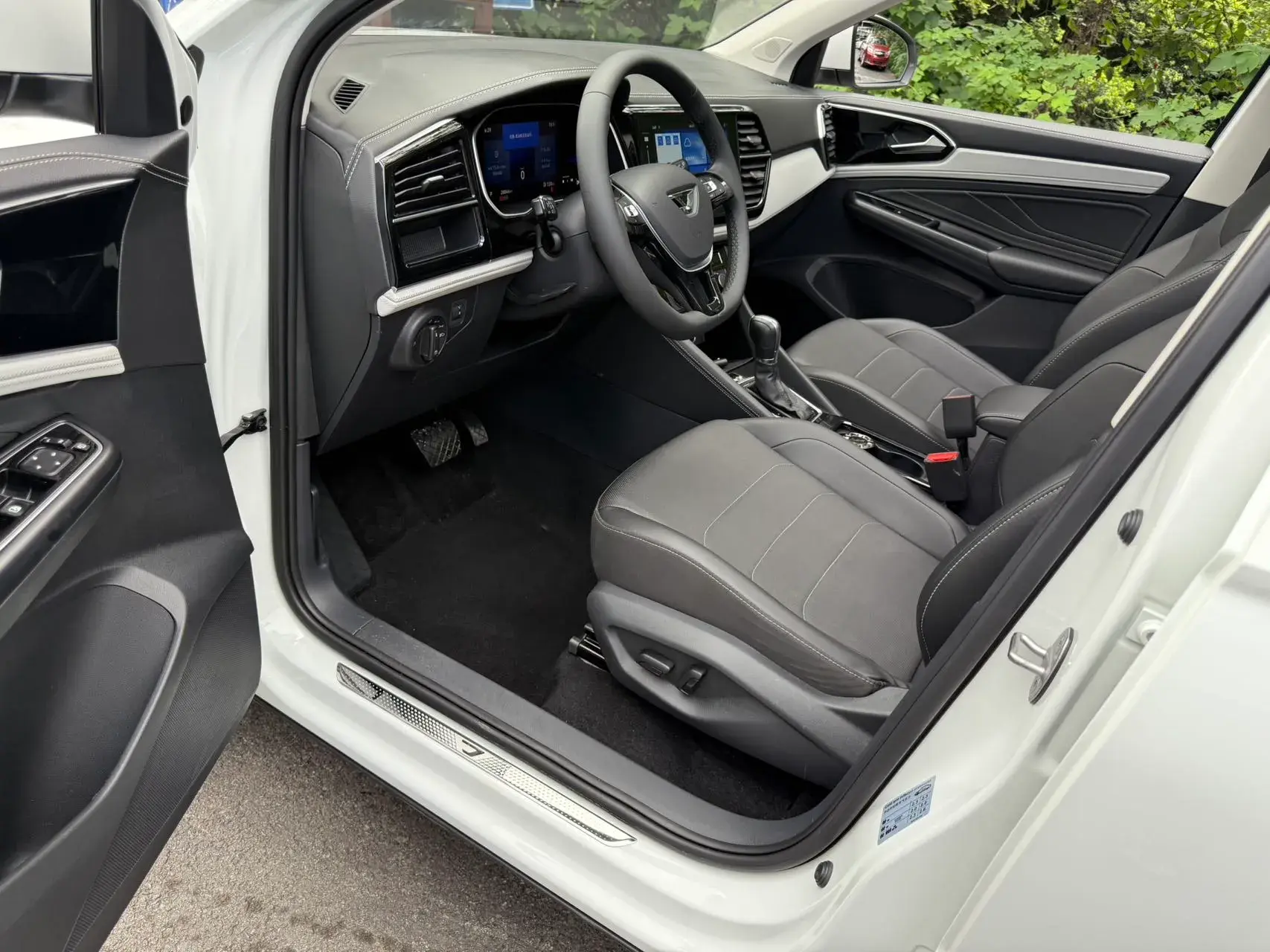 2022 JETTA VS7 thumbnail 3