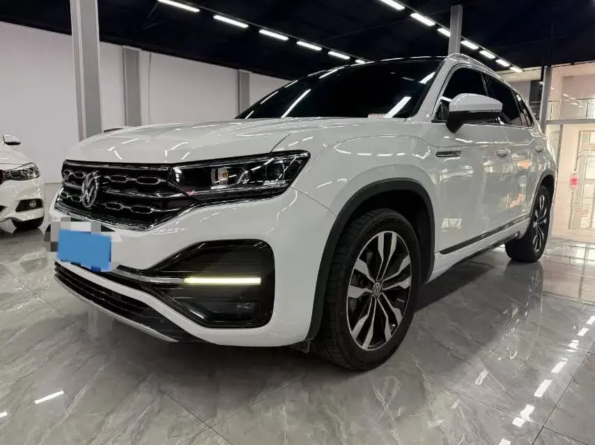 2019 VOLKSWAGEN TAYRON view 1