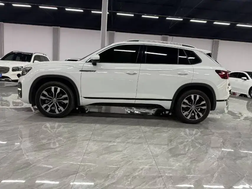 2019 VOLKSWAGEN TAYRON thumbnail 4