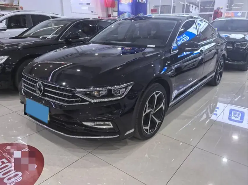 2023 VOLKSWAGEN MAGOTAN view 1