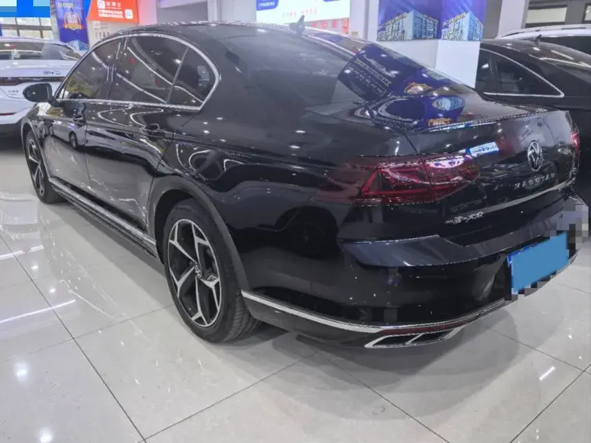 2023 VOLKSWAGEN MAGOTAN thumbnail 4