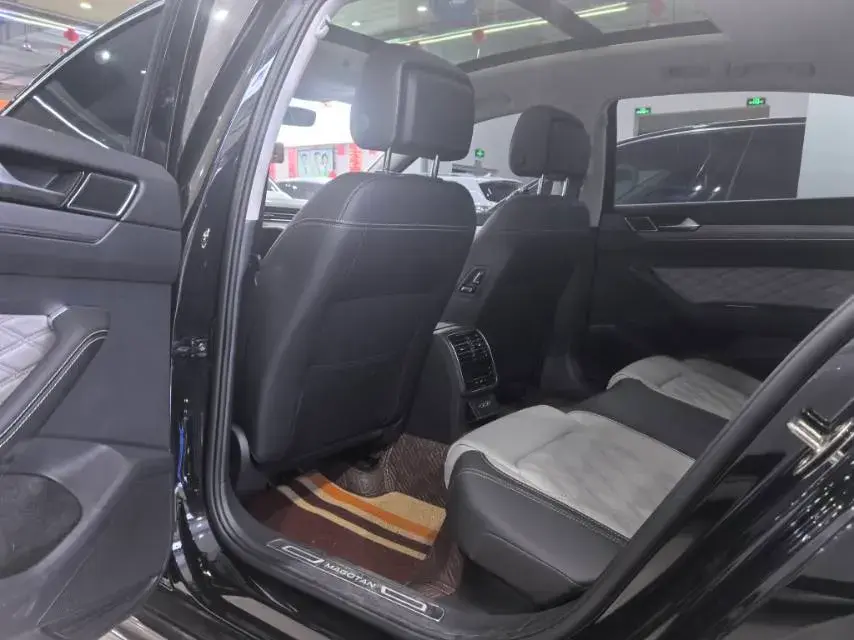 2023 VOLKSWAGEN MAGOTAN thumbnail 3