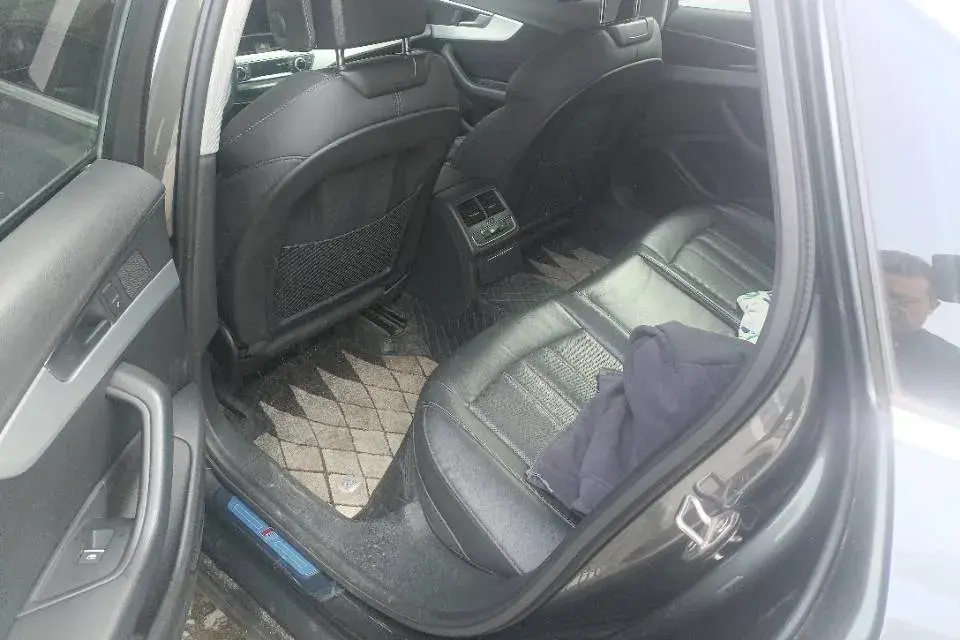 2020 AUDI A4L thumbnail 3