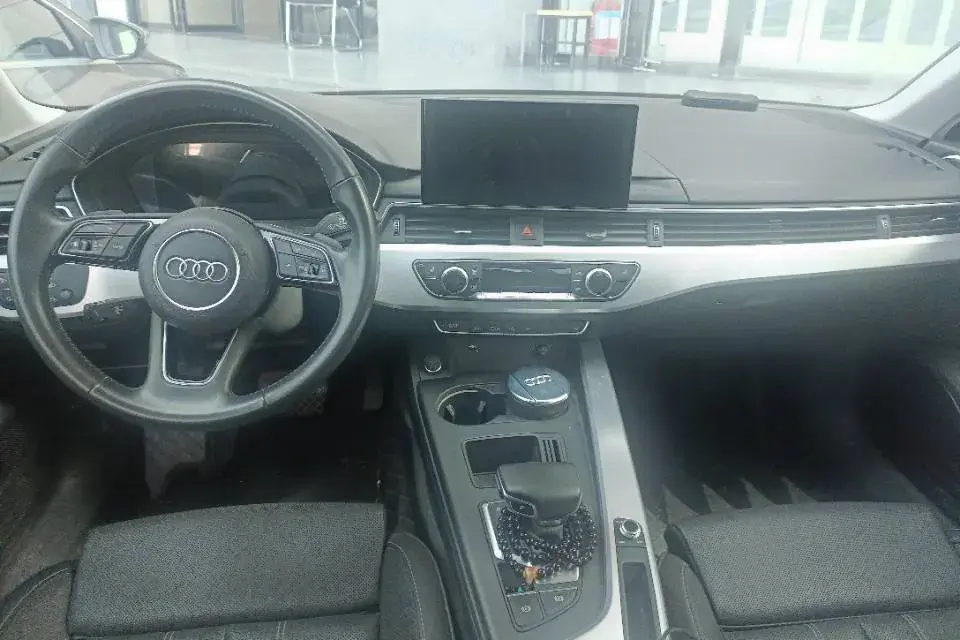 2020 AUDI A4L thumbnail 4